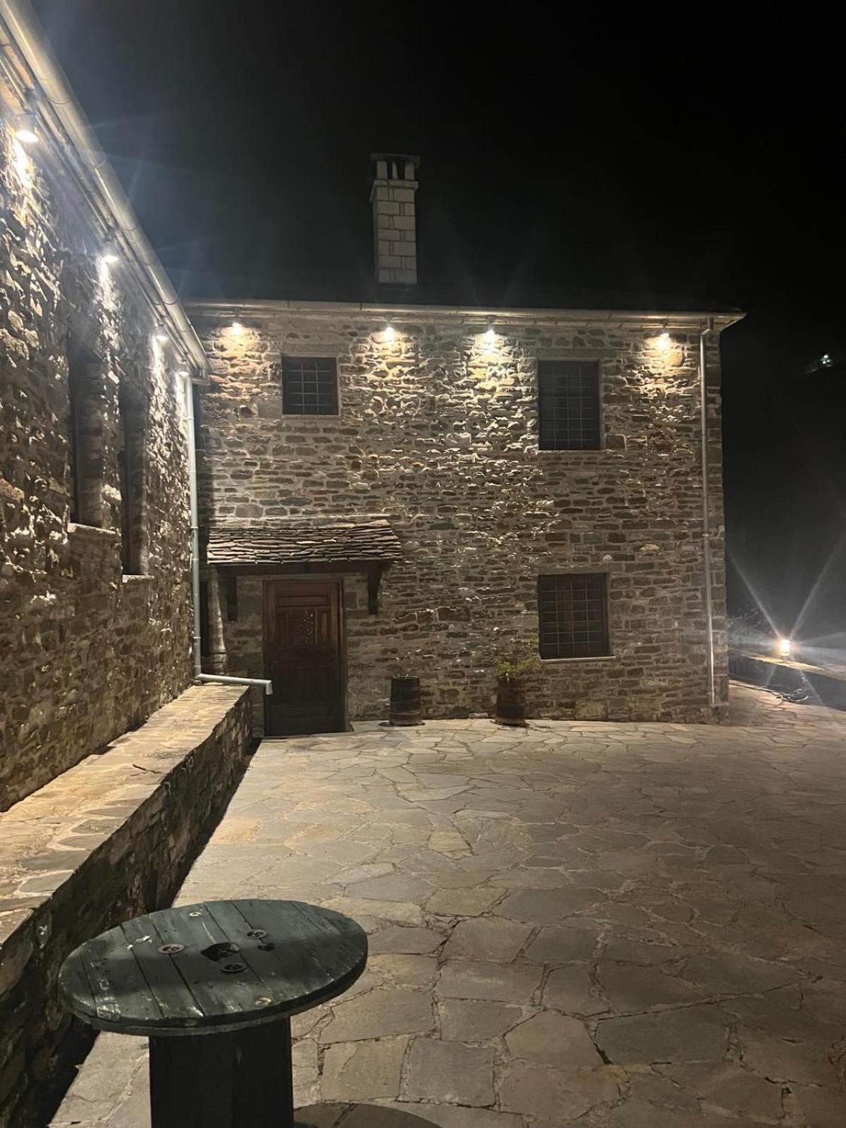 פאפיגקון Ikojenia Traditional Lodge מראה חיצוני תמונה