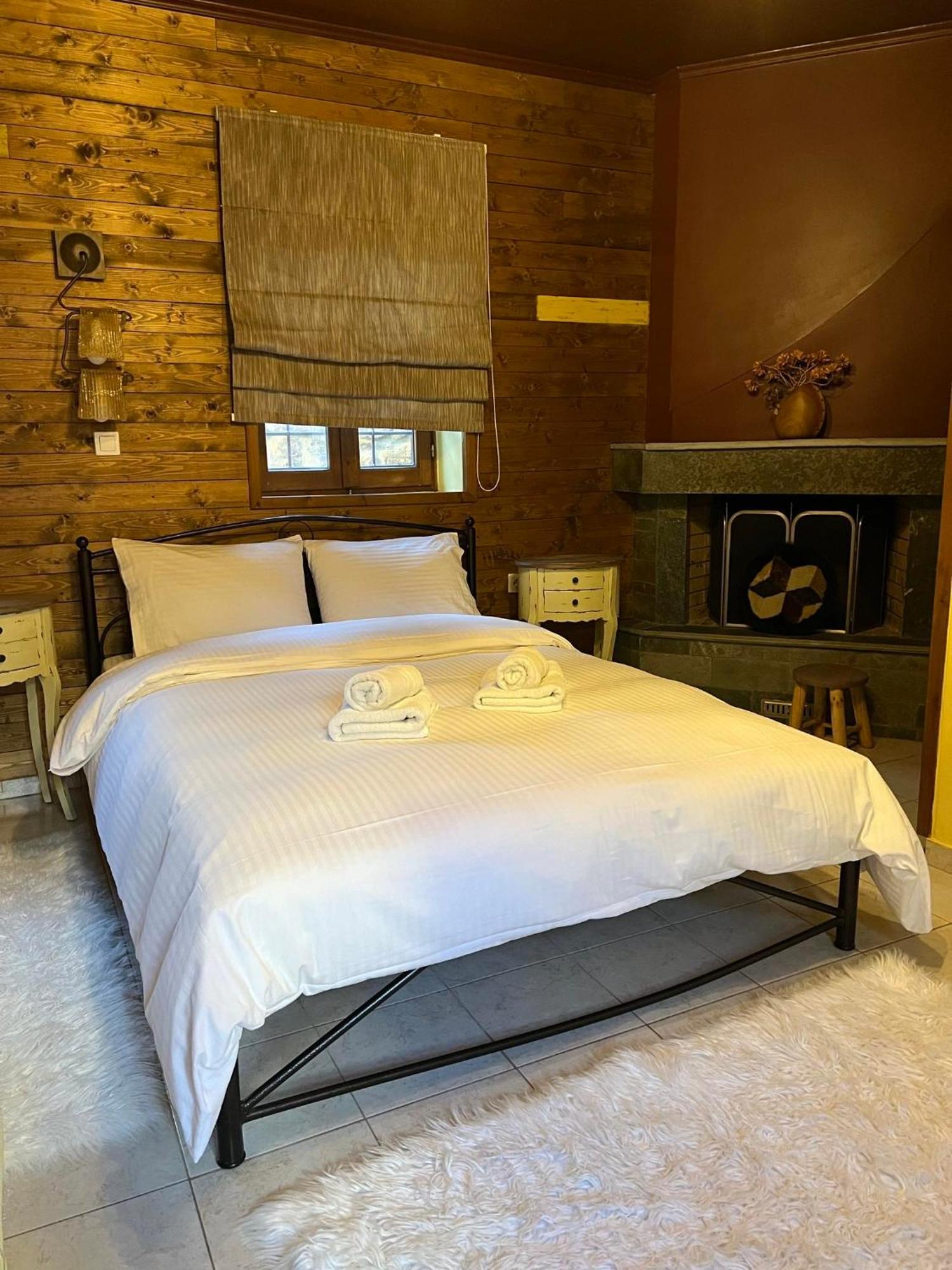 פאפיגקון Ikojenia Traditional Lodge מראה חיצוני תמונה
