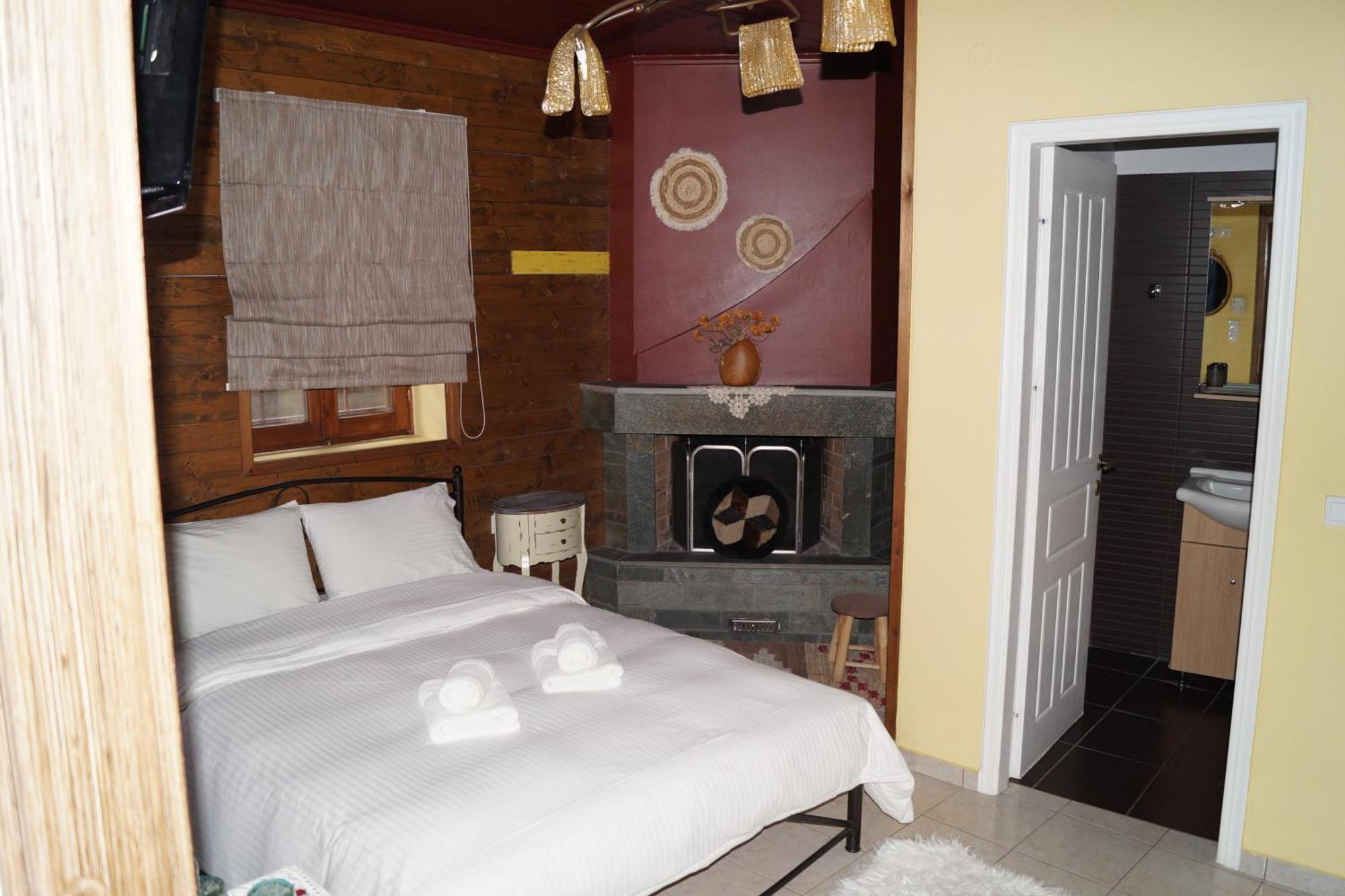 פאפיגקון Ikojenia Traditional Lodge מראה חיצוני תמונה