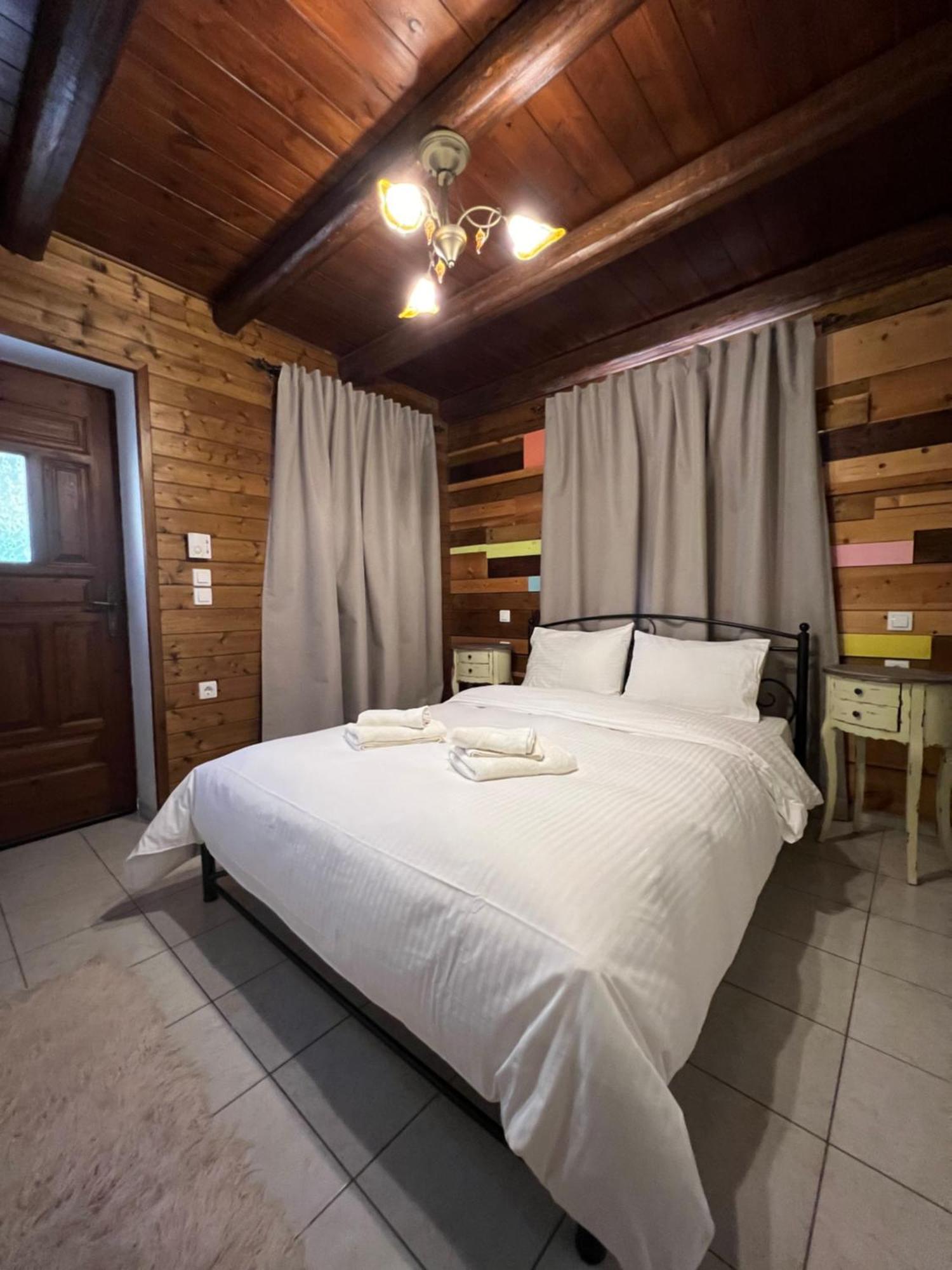 פאפיגקון Ikojenia Traditional Lodge מראה חיצוני תמונה
